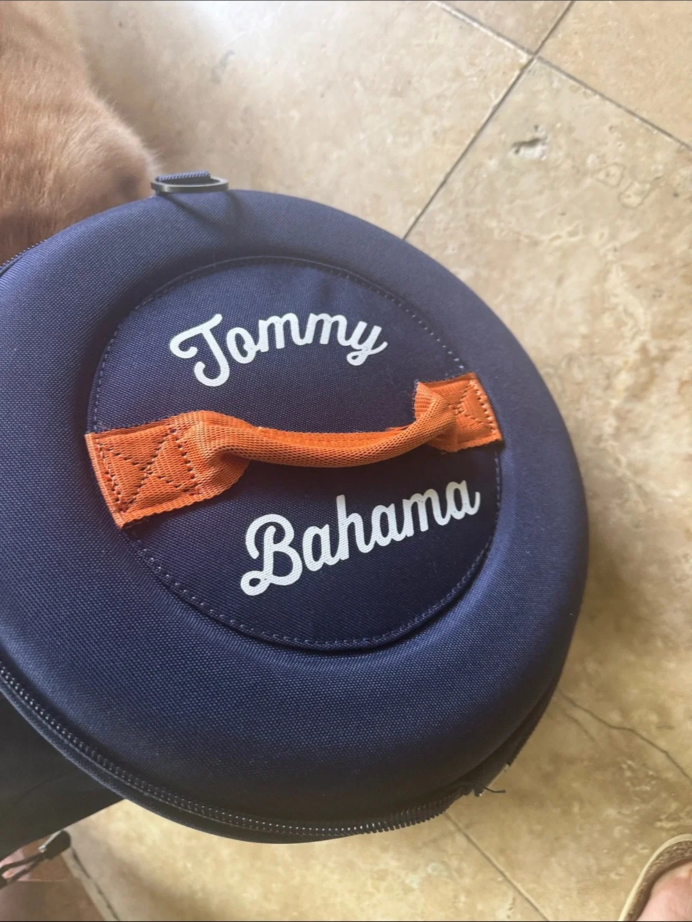 Tommy Bahama clamshell duffel bag excellent condition